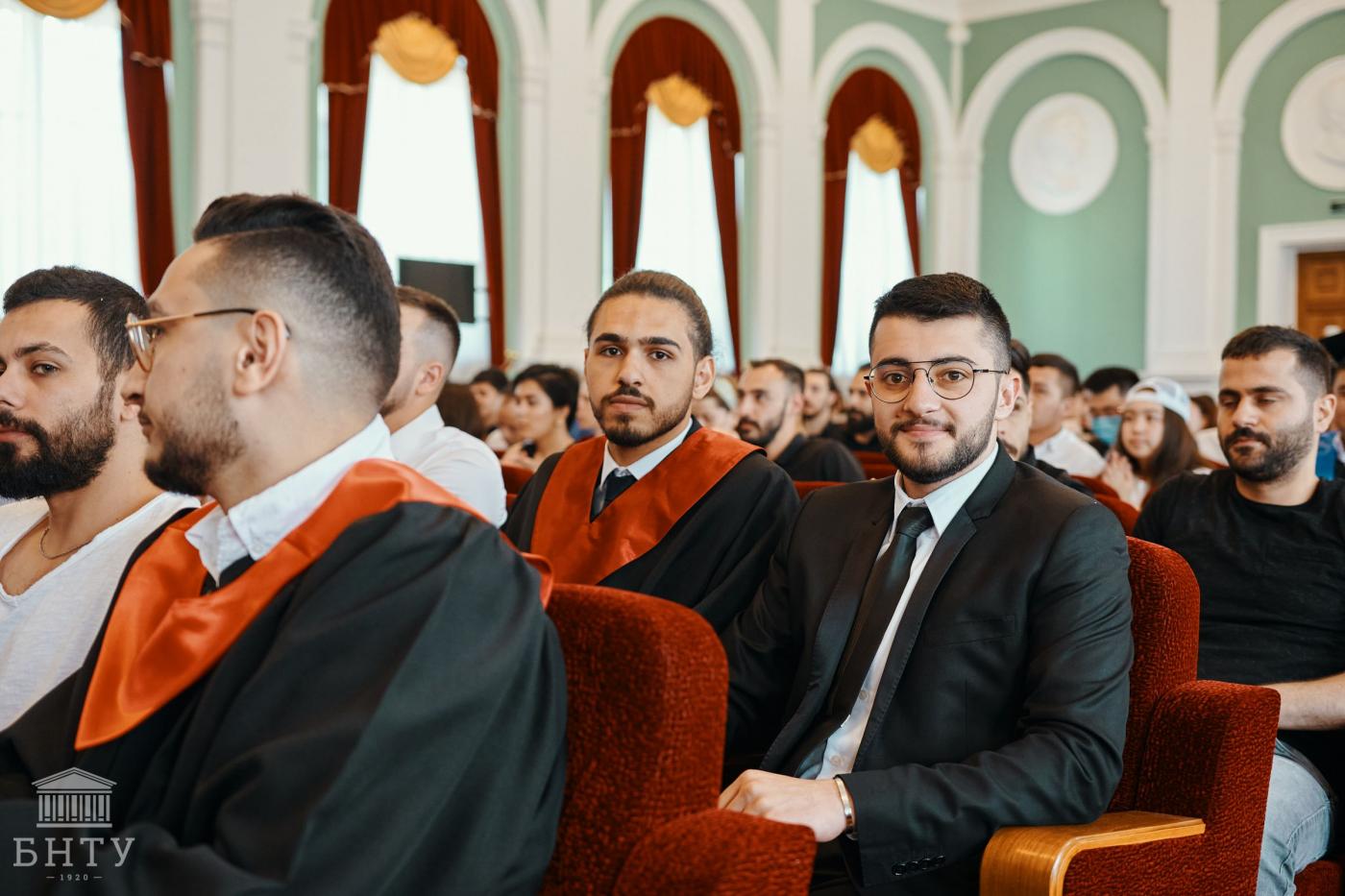 Торжественное вручение дипломов иностранным выпускникам